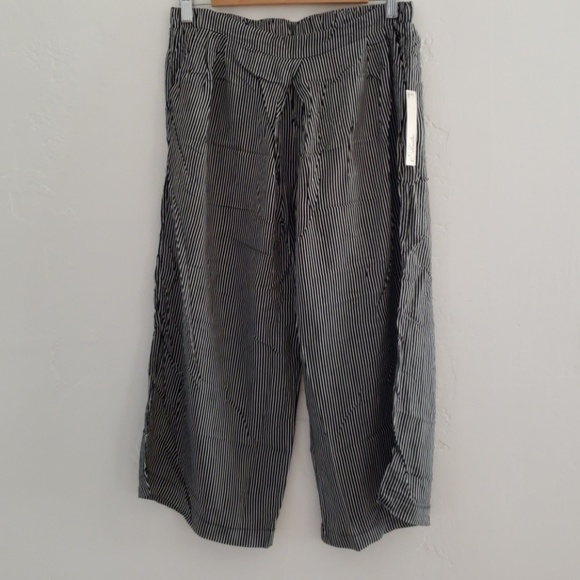 Elodie women capri pants - Picture 1 of 3